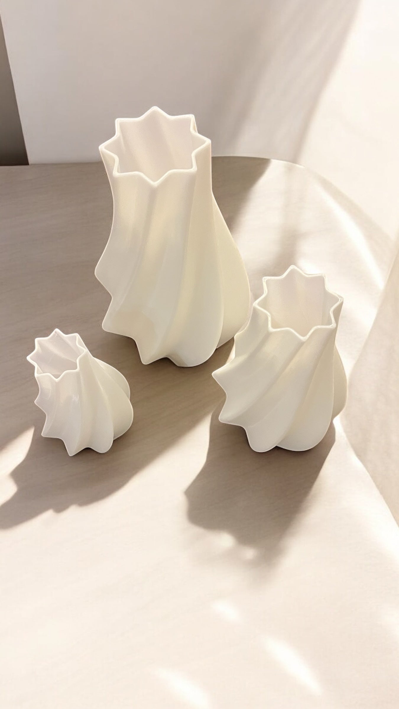 Set of 3 White 3D-Printed Spiral Bud Vases Modern Design