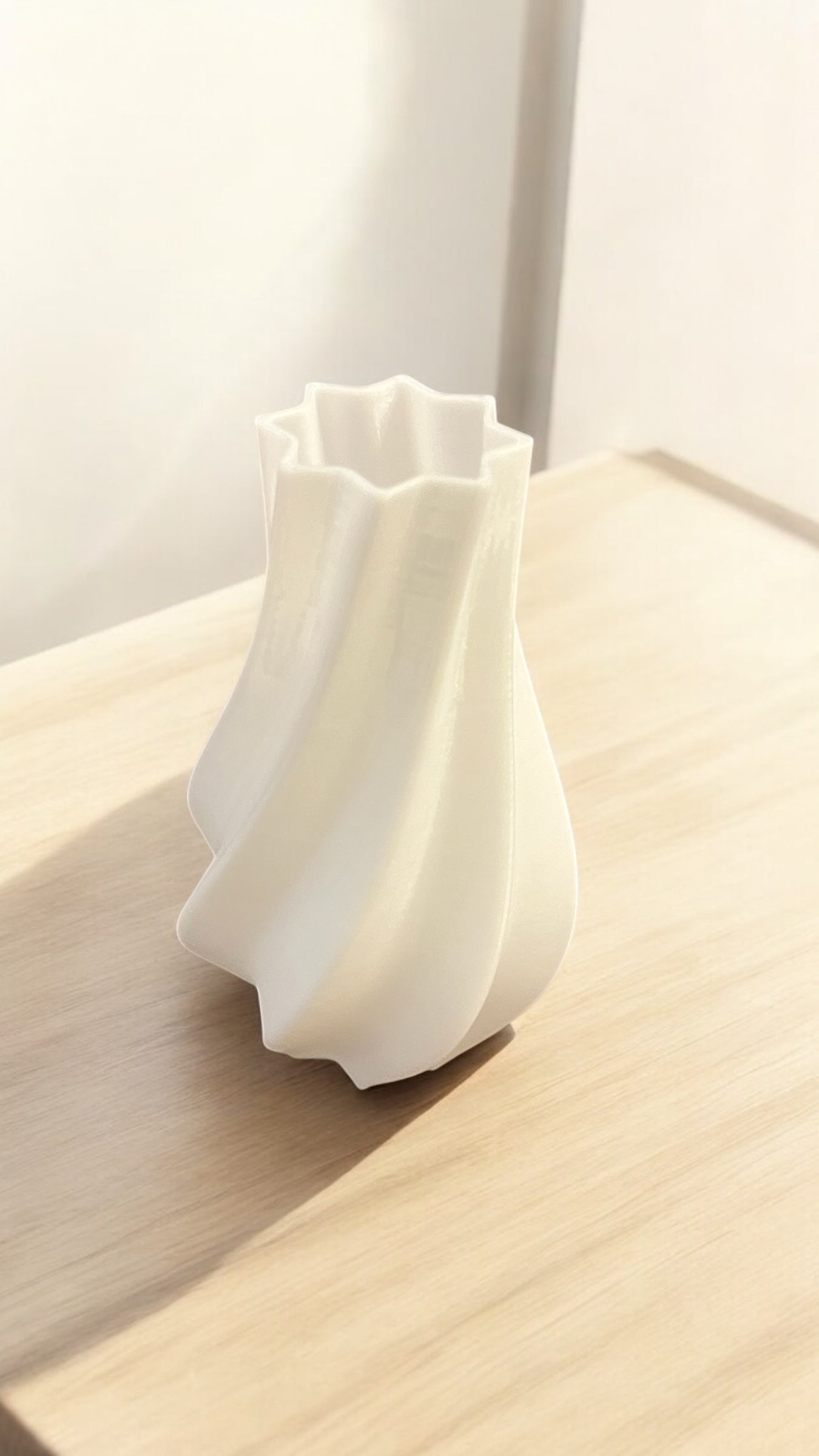 Set of 3 White 3D-Printed Spiral Bud Vases Modern Design